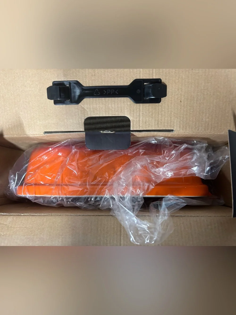 Hells kitchen orange ceramic 4qt bakeware rectangular covered casserole dish